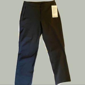 Lululemon’s On The Move Pants size 6 Sale !!!